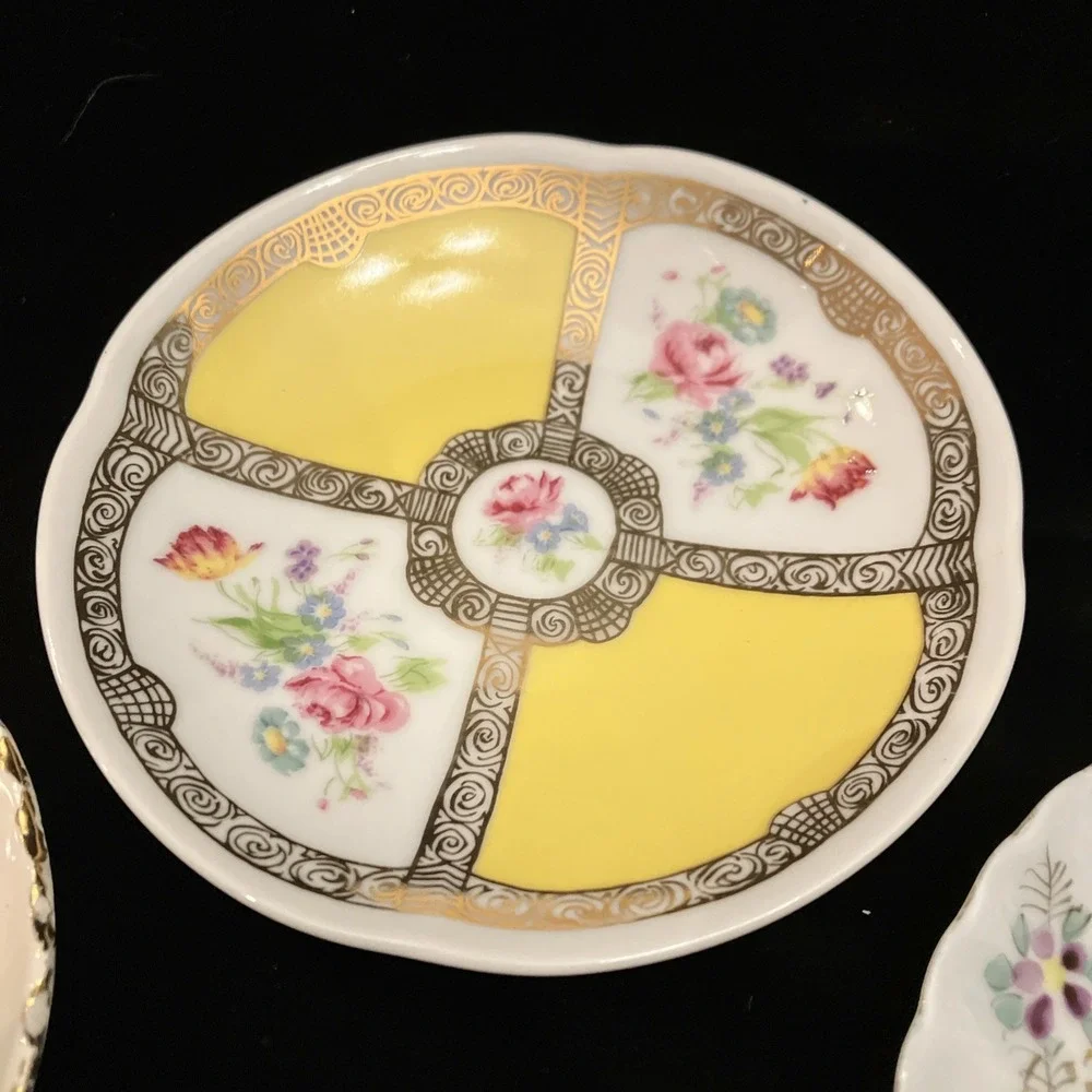 Vintage Lot 3 Fine China Porcelain Teacups & Saucers Floral Gold Blue Avon